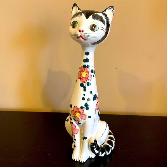 embassy quality Art Vintage Japanese Handpaintedceramic Cat By